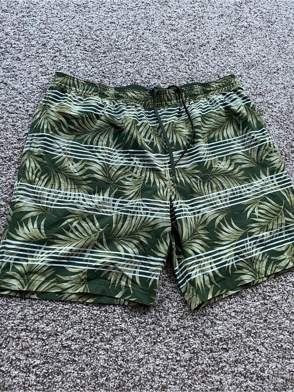 Kirkland Signature Men’s Swim Trunks - Never Worn XXL - Tropical Print